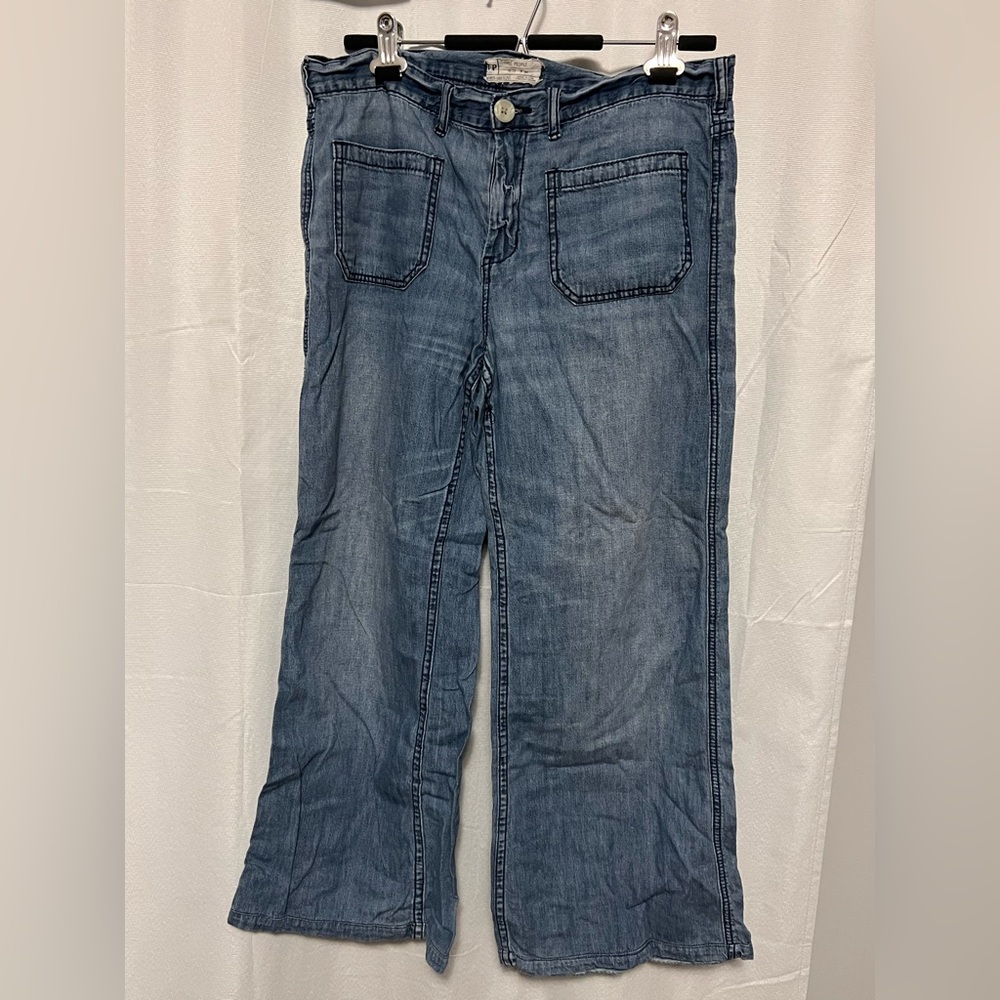 Free People Denim Blue Relaxed Wide Leg Jeans size 31